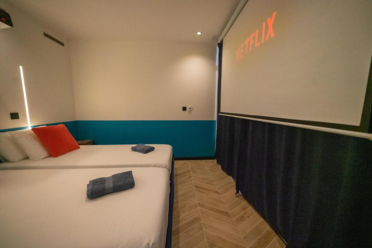 Roma Divine Home Cinema Et Jardin Nîmes Eksteriør bilde