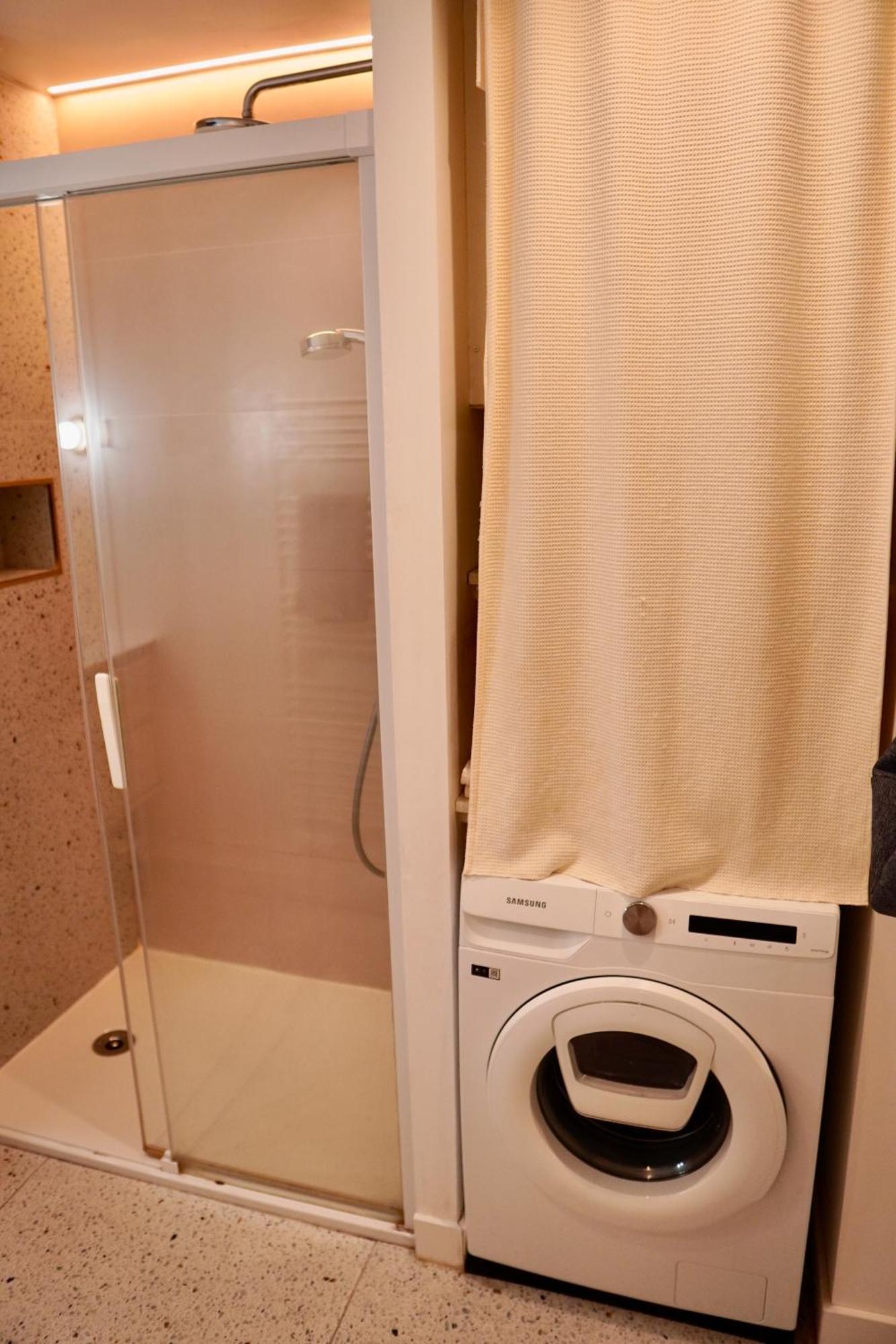 Roma Divine Home Cinema Et Jardin Nîmes Eksteriør bilde