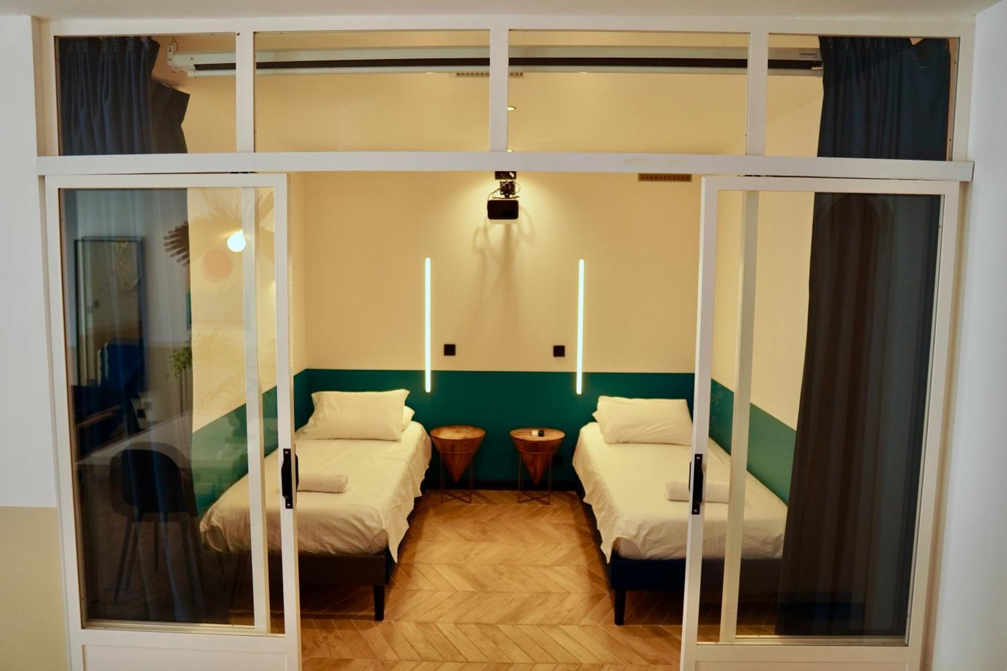 Roma Divine Home Cinema Et Jardin Nîmes Eksteriør bilde