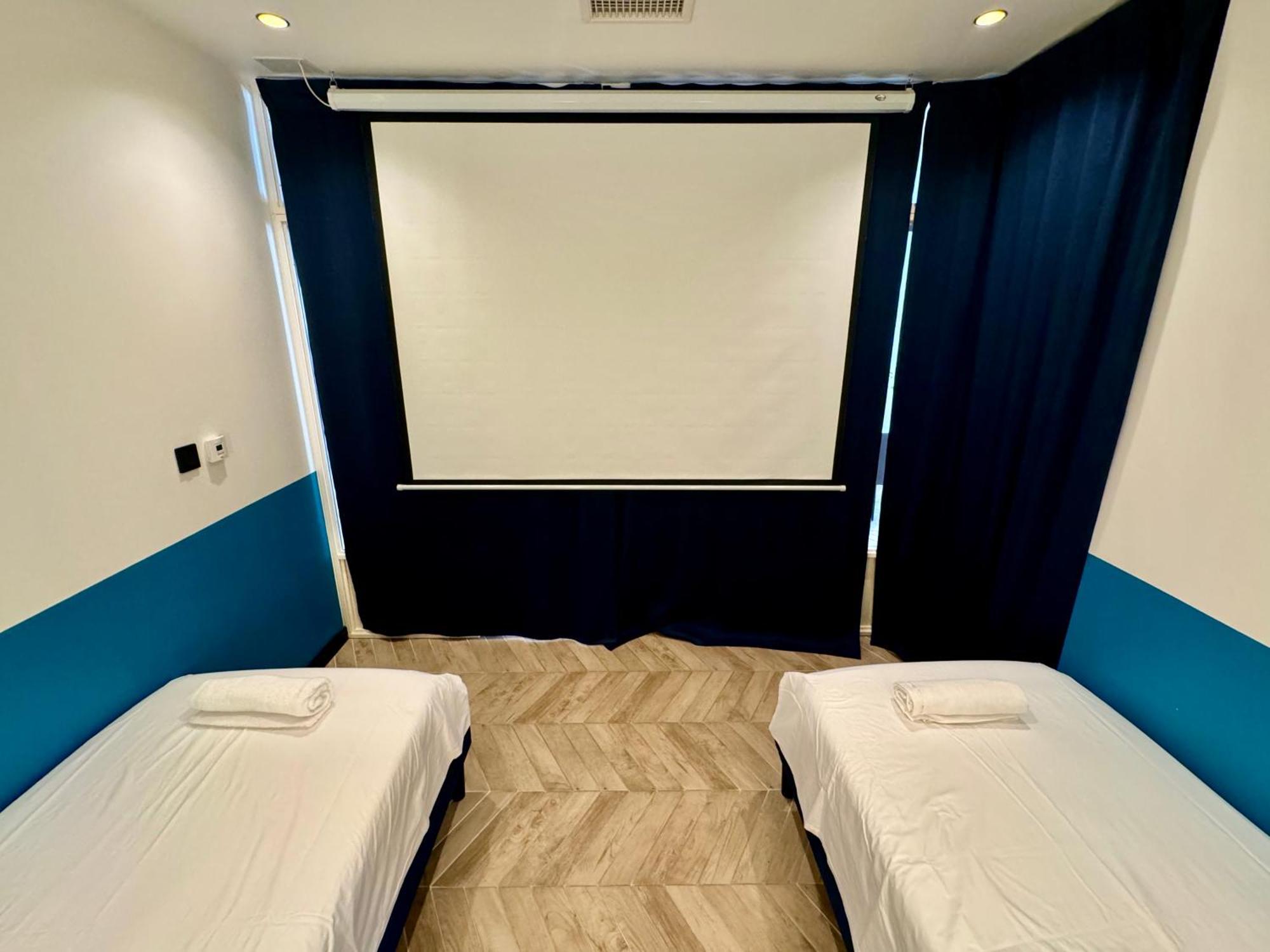 Roma Divine Home Cinema Et Jardin Nîmes Eksteriør bilde