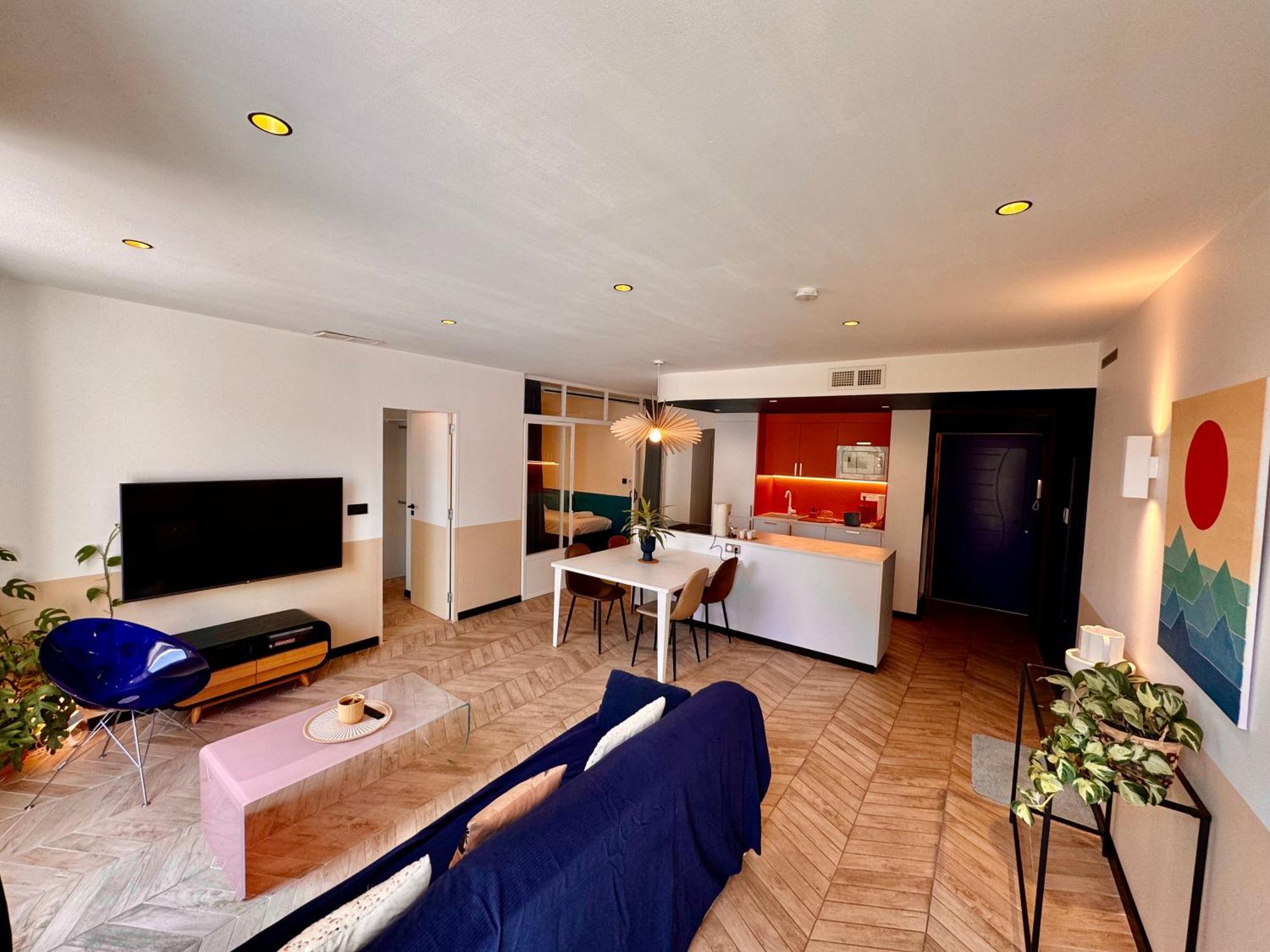 Roma Divine Home Cinema Et Jardin Nîmes Eksteriør bilde