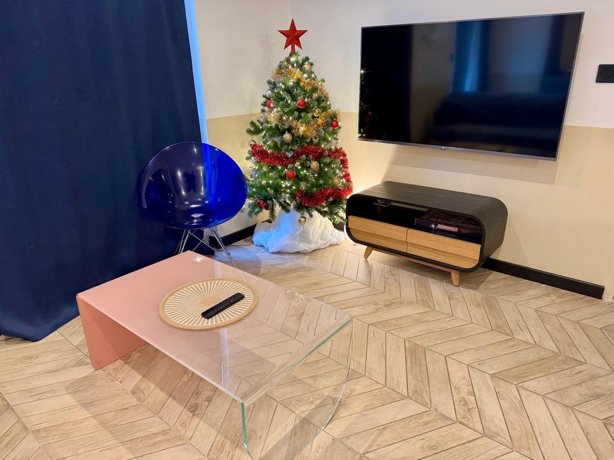 Roma Divine Home Cinema Et Jardin Nîmes Eksteriør bilde